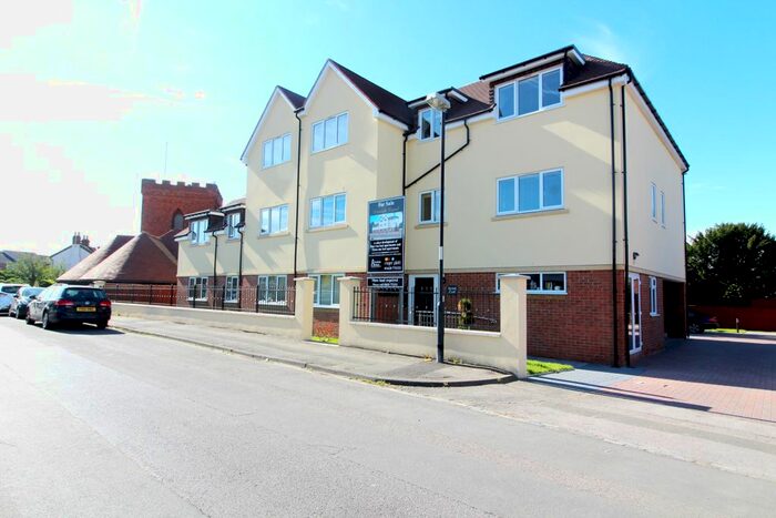 2 Bedroom Flat To Rent In St. Peters Road, Maidenhead, SL6