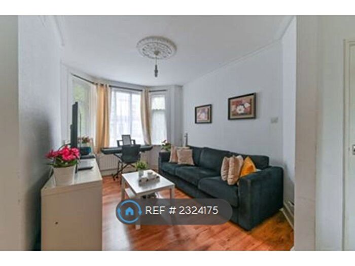 3 Bedroom Terraced House To Rent In Sumner Road, Croydon, CR0