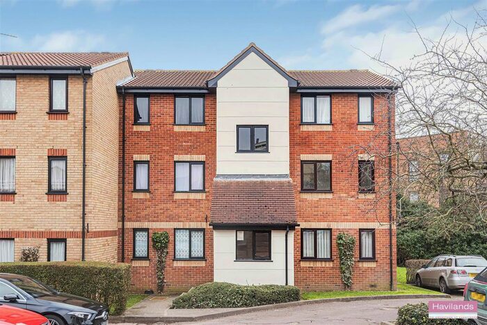 1 Bedroom Flat To Rent In Magpie Close, Enfield, EN1