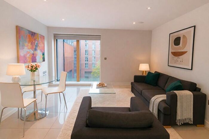 2 Bedroom Apartment To Rent In Apt . :: Ice Plant, M4