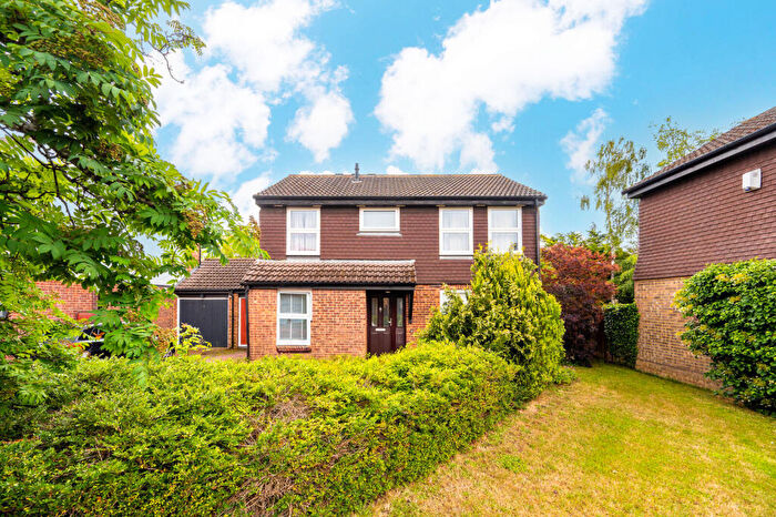 4 Bedroom Detached House To Rent In Elkins Gardens, Burpham, Guildford, GU4