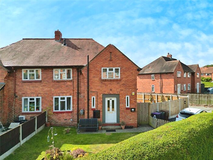 3 Bedroom Semi-detached House For Sale In Chestnut Avenue, Oswestry, Shropshire, SY11