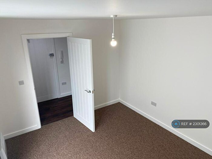 1 Bedroom Flat To Rent In Hampton Lane, Bristol, BS8