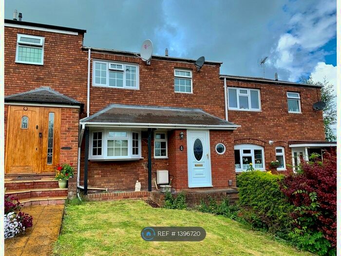 3 Bedroom Semi-Detached House To Rent In Luff Close, Windsor, SL4