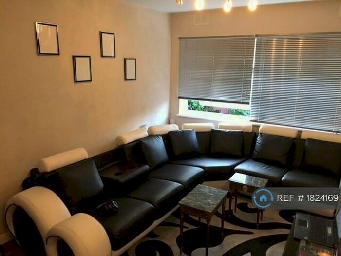 Studio To Rent In September Way, Stanmore, HA7