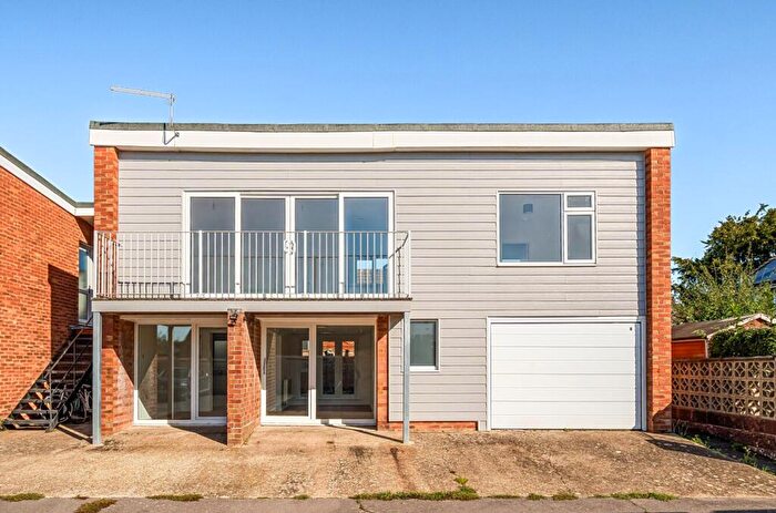 2 Bedroom Coach House For Sale In Winfield Way, Emsworth, PO10