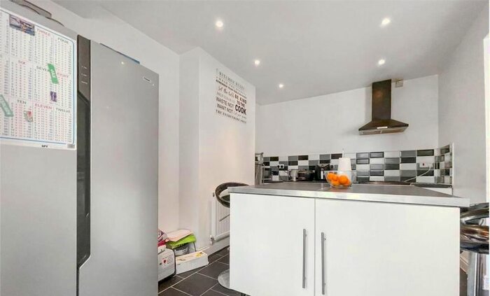 3 Bedroom Terraced House To Rent In Oakwood Close, Dartford, DA1