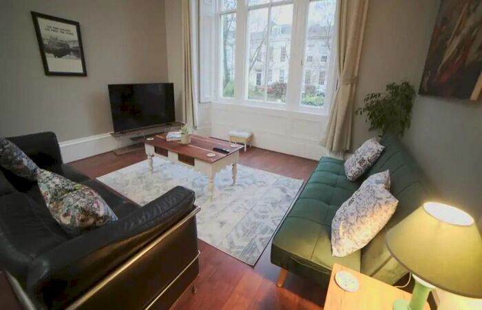 1 Bedroom Flat To Rent In Lansdowne Crescent, Glasgow, G20