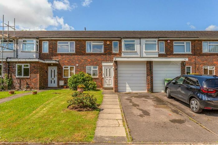 4 Bedroom House To Rent In Fortnums Acre Stanmore, HA7