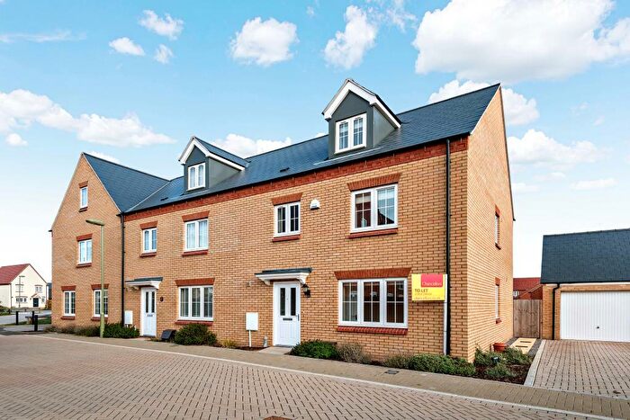 4 Bedroom End Of Terrace House To Rent In Fontwell Road, Bicester, OX26