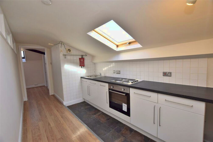 1 Bedroom Flat To Rent In Upper Oldfield Park, Bath, BA2