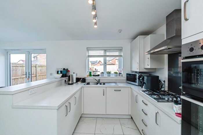 3 Bedroom Detached House For Sale In Westleigh Close, Bolton, BL5