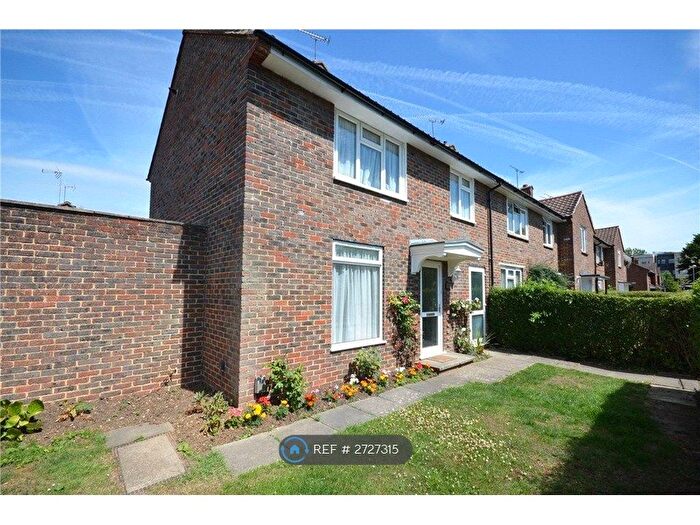 3 Bedroom End Terrace House To Rent In Albert Road, Bracknell, RG42