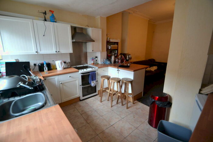 6 Bedroom Semi-Detached House To Rent In Rushworth Avenue, West Bridgford, NG2