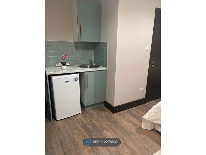 Studio To Rent In Ferndown, Northwood, HA6