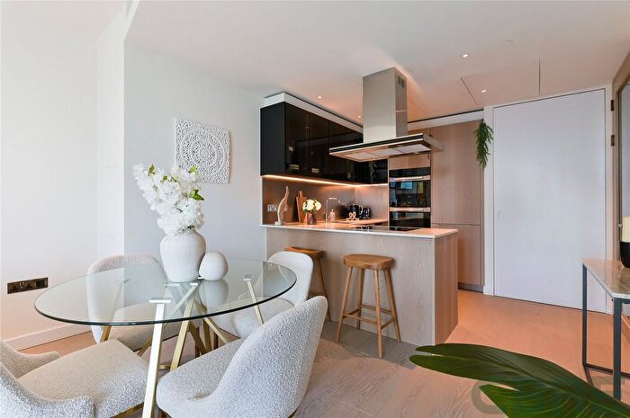 1 Bedroom Flat To Rent In River Park Tower, Nine Elms Lane, SW8