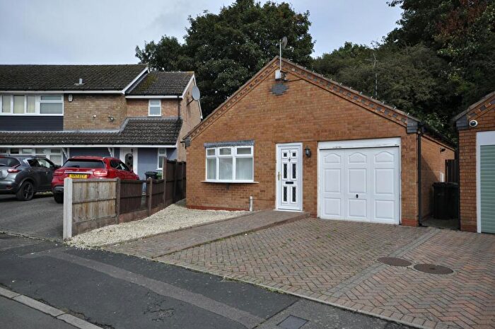 2 Bedroom Detached Bungalow For Sale In Thames Close, Pensnett, DY5