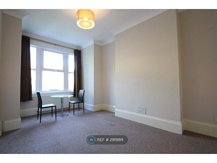 1 Bedroom Flat To Rent In Penge, London, SE20