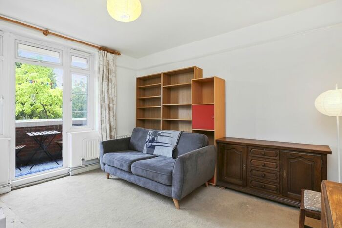 2 Bedroom Flat To Rent In Matilda House, St. Katharines Way, London, E1W