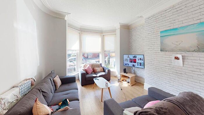 6 Bedroom House To Rent In Saint Michael's Terrace, Leeds, LS6