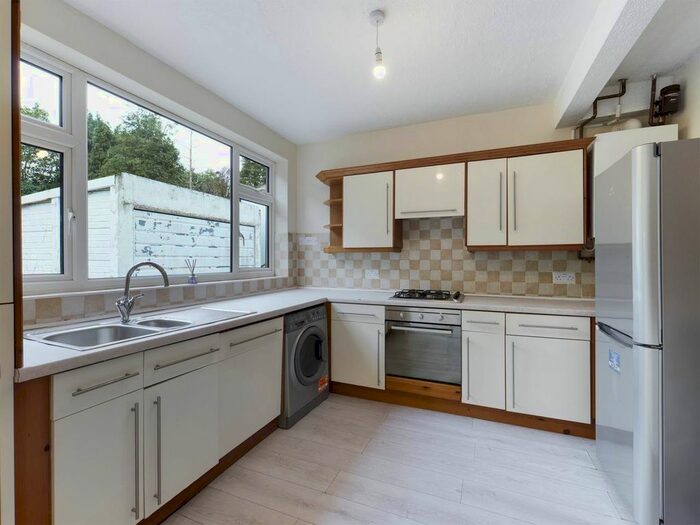 4 Bedroom Property To Rent In Old Farm Avenue, Sidcup, Kent, DA15