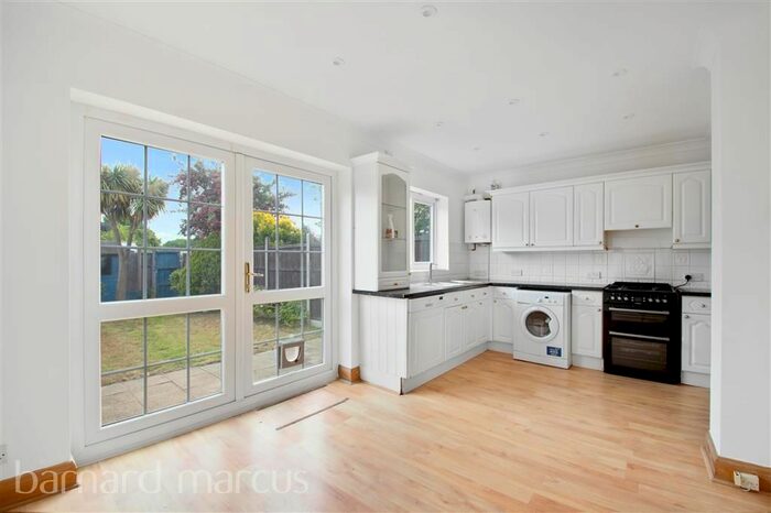 3 Bedroom Semi-Detached House To Rent In Kingshill Avenue, Worcester Park, KT4