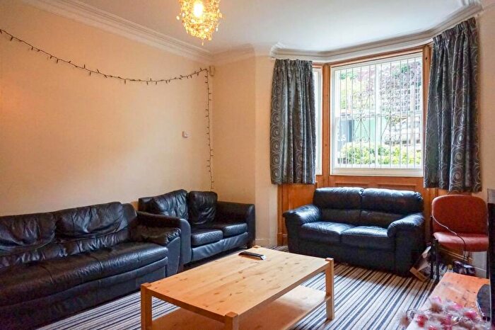 7 Bedroom House To Rent In St Michaels Road, Leeds, LS6