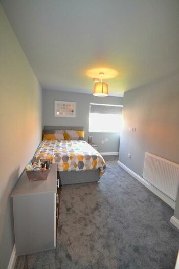 House Of Multiple Occupation To Rent In Bradford Walk, Corby, NN18