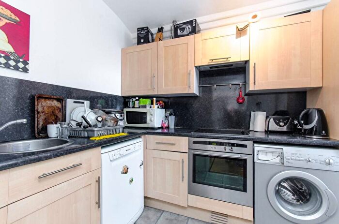 1 Bedroom Flat To Rent In Brewers Buildings, Angel, London, EC1V