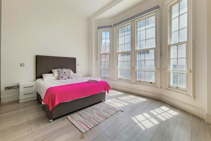 2 Bedroom Flat To Rent In Kensington High Street, Kensington, London, W8