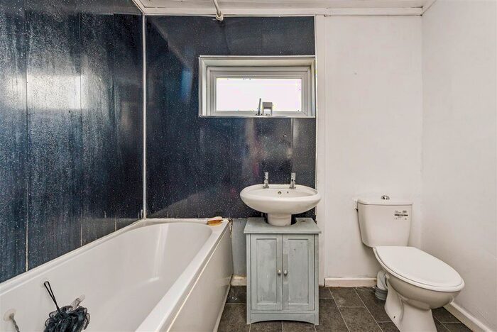 3 Bedroom Terraced House For Sale In Flexford Gardens, Havant, PO9