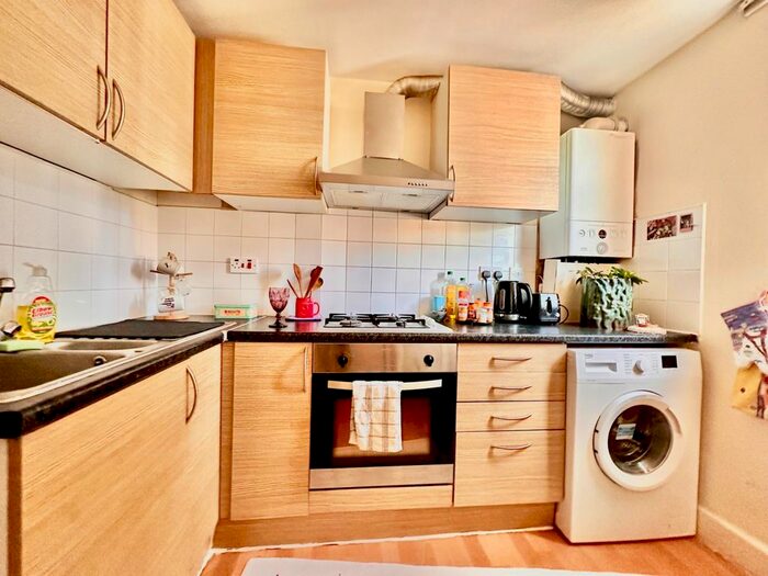 2 Bedroom Flat To Rent In Mulberry Mews, Lewisham Way, London, SE14