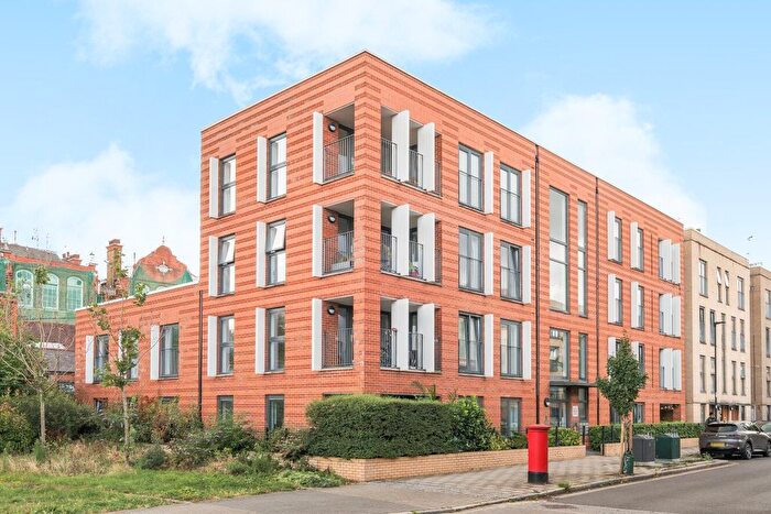 2 Bedroom Flat For Sale In Akerman Road, London, SW9