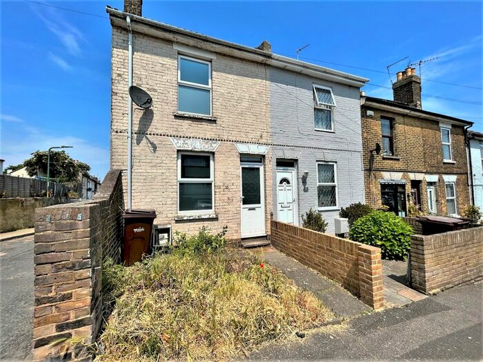 2 Bedroom End Of Terrace House To Rent In Windmill Street, Rochester, Kent, ME2