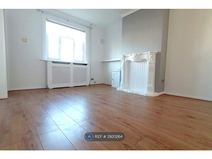 2 Bedroom Terraced House To Rent In Chestnut Road, Dartford, DA1