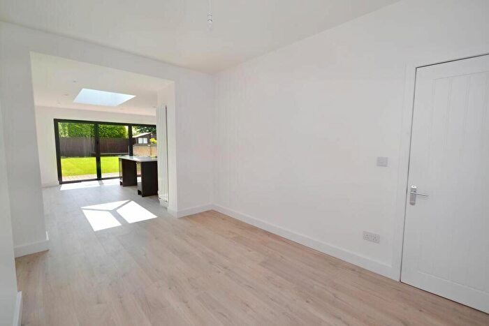 3 Bedroom End Of Terrace House To Rent In Stanmore, London, HA7