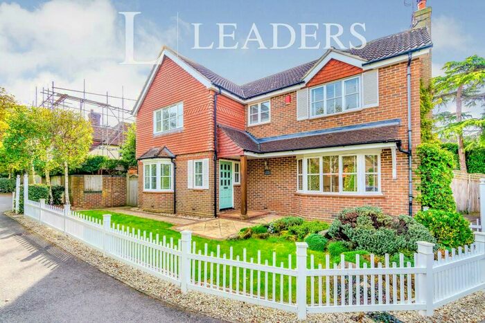 5 Bedroom Detached House To Rent In North Heath Lane, Horsham, RH12