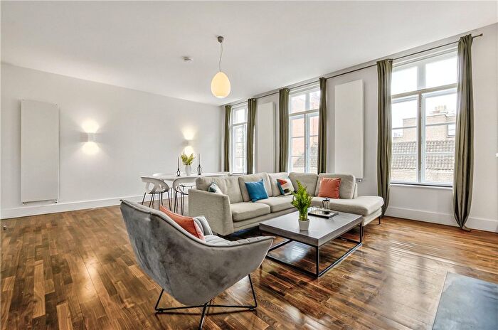 2 Bedroom Flat To Rent In Weymouth Mews, London, W1G