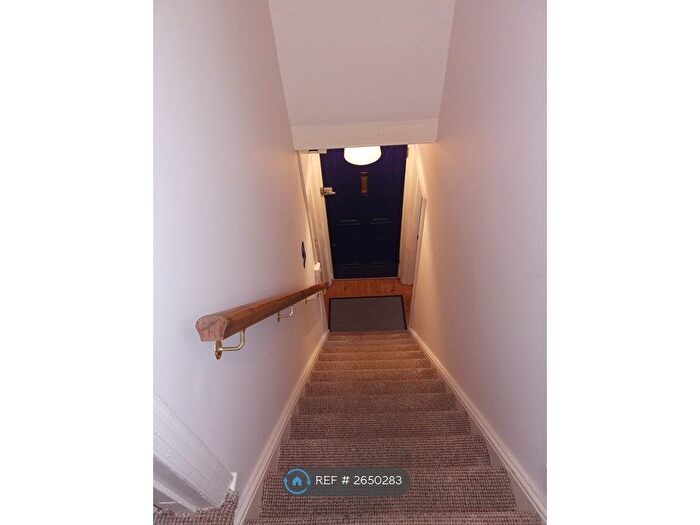 4 Bedroom Semi-Detached House To Rent In Kings Road, Caversham, Reading, RG4