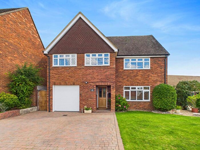 4 Bedroom Detached House For Sale In Pigott Orchard, Quainton, HP22