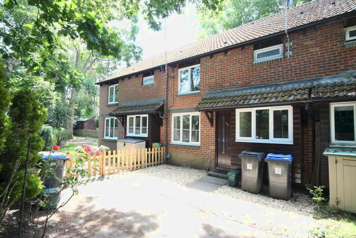 1 Bedroom Terraced House To Rent In Knaphill, Woking, GU21