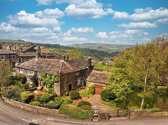 4 Bedroom Character Property For Sale In Sowerby Hall, Sowerby Bridge, HX6