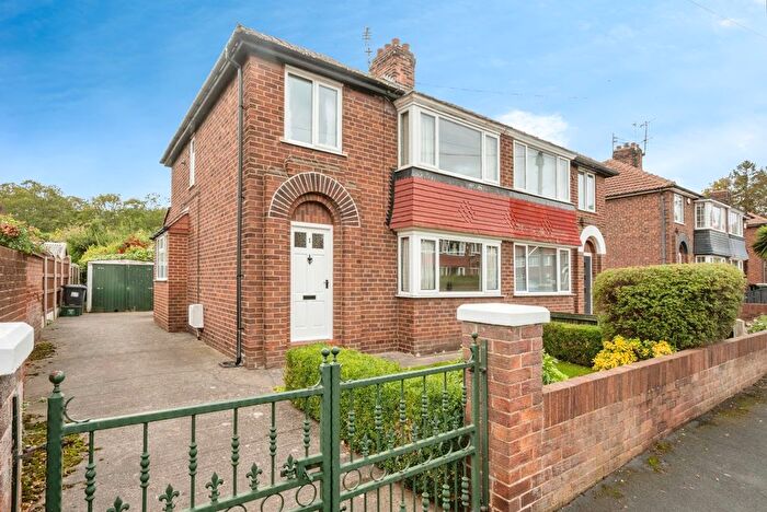 3 Bedroom Semi-detached House For Sale In Scawthorpe Avenue, Doncaster, South Yorkshire, DN5