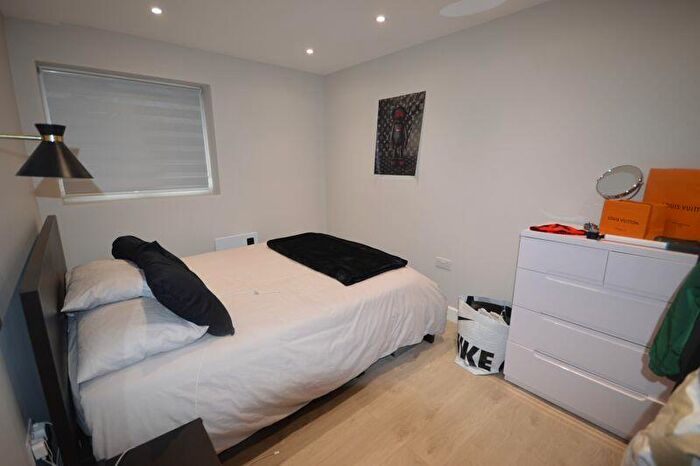 1 Bedroom Flat To Rent In Beacon House, Beaconsfield, HP9