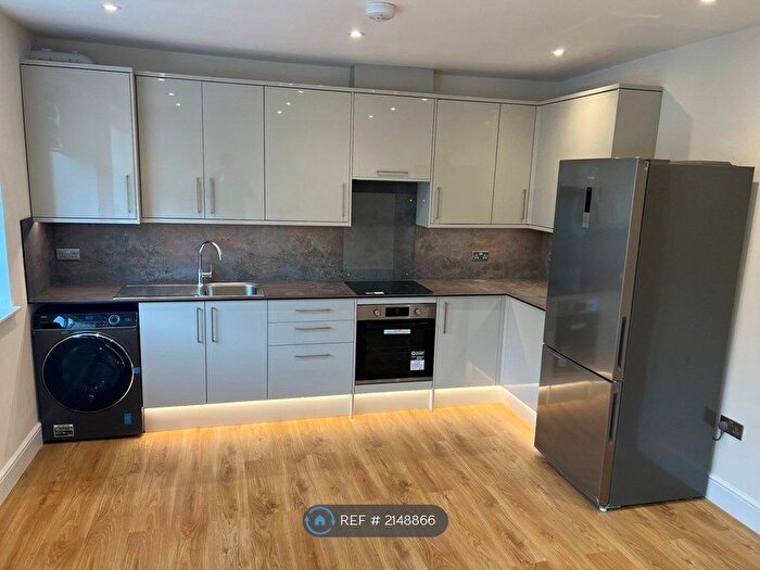 2 Bedroom Flat To Rent In Ossian Road, London, N4