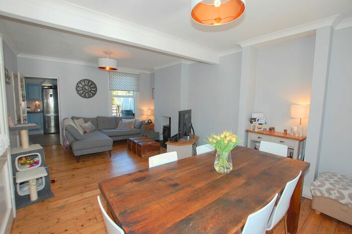 4 Bedroom Semi-Detached House To Rent In Balfour Road, Bromley, BR2