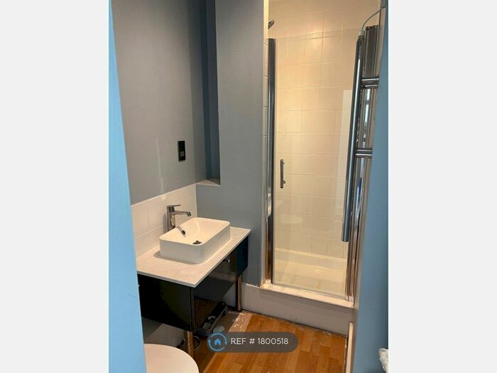 1 Bedroom Flat To Rent In Elephant And Castle, London, SE1