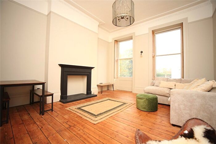 1 Bedroom Flat To Rent In Lansdown Crescent, Cheltenham, Gloucestershire, GL50