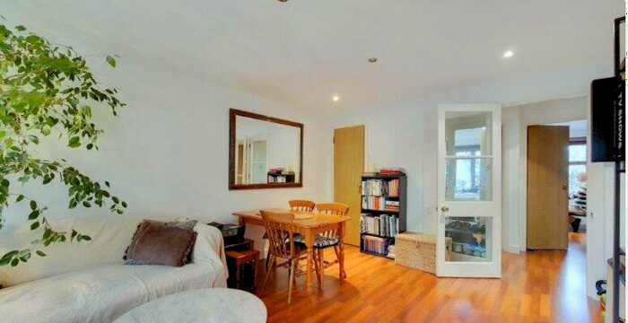 2 Bedroom Apartment To Rent In Discovery Walk, London, E1W