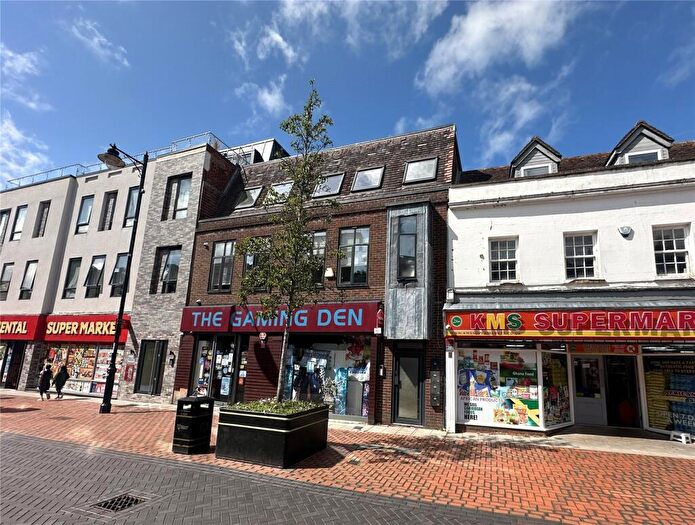 2 Bedroom Flat For Sale In London Street, Basingstoke, Hampshire, RG21